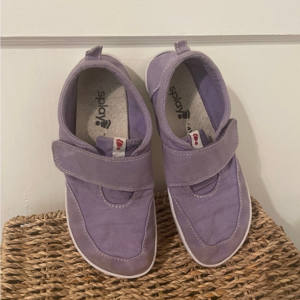 Splay Shoes size Youth 4